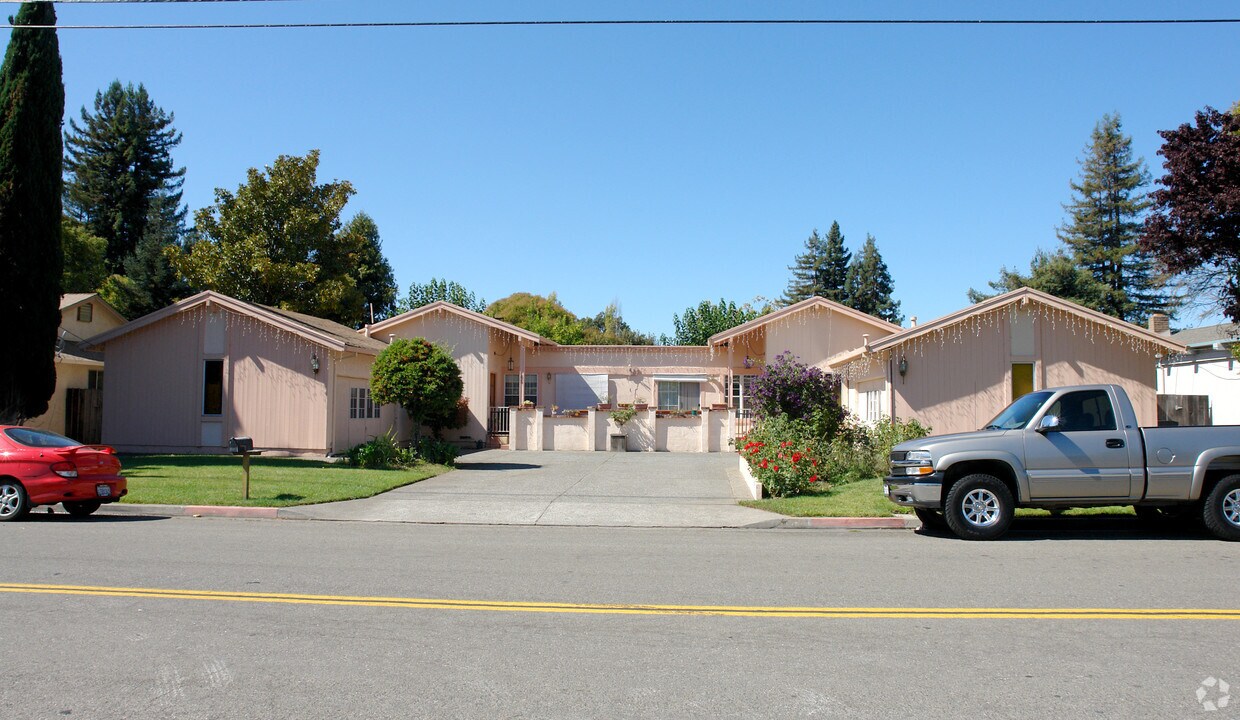 Primary Photo - 65-67 Ursuline Rd