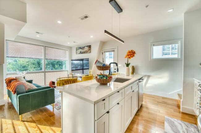 Foto del edificio - 5835 Colorado Ave NW