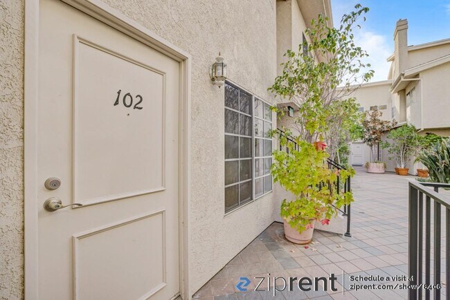 Foto del edificio - 14727 Magnolia Blvd
