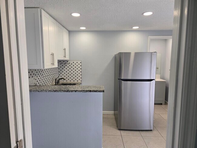 Foto del edificio - 513 Greynolds Cir