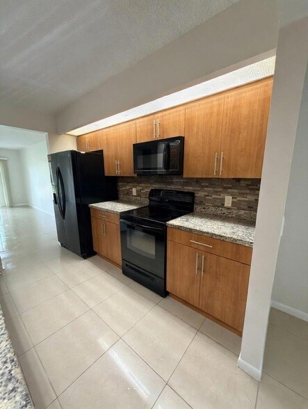 Foto del edificio - 12551 SW 16th Ct