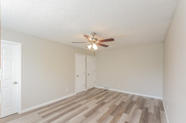 Building Photo - 1276 S Lewiston Way