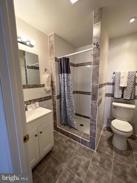 Foto del edificio - 623 Columbia Ave