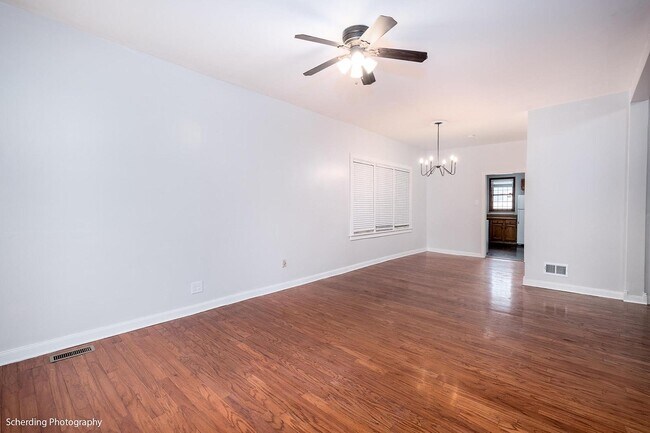 Foto del edificio - 2428 N Campbell Ave