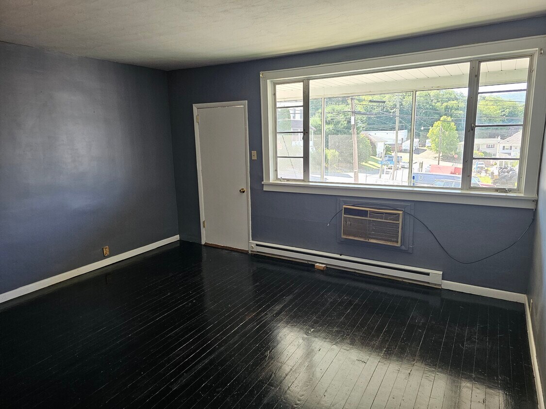 200 W Union St, Nanticoke, PA 18634 - House Rental in Nanticoke, PA