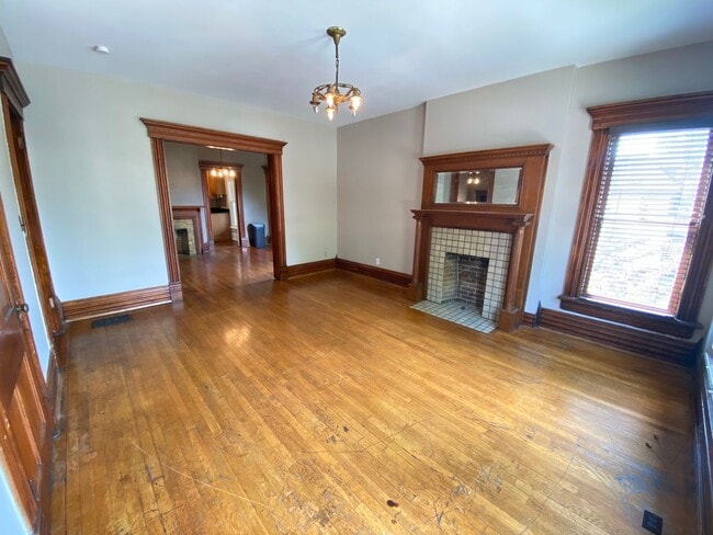 Building Photo - King Ave 59-61 CR