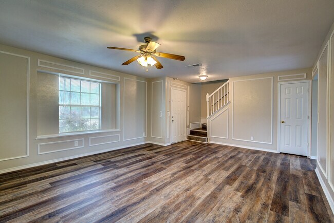 Foto del edificio - 2003 Hackberry Cir