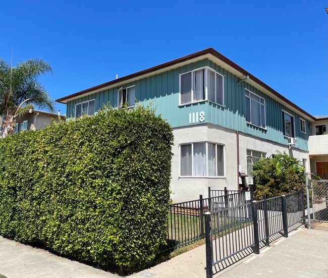 Building Photo - 1118 S Sherbourne Dr