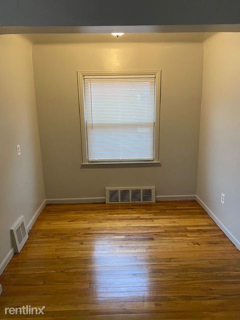 Foto del edificio - 3 br, 1.5 bath House - 15555 Ego Ave