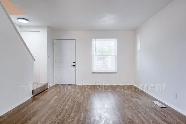 Building Photo - 9424 Reeder Ave