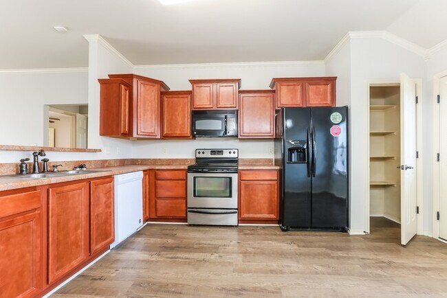 Building Photo - 12201 Amaranth Dr