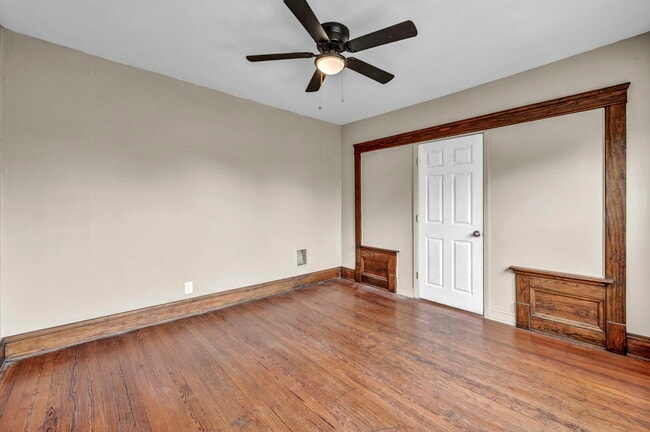 Building Photo - 4093 E 64th St