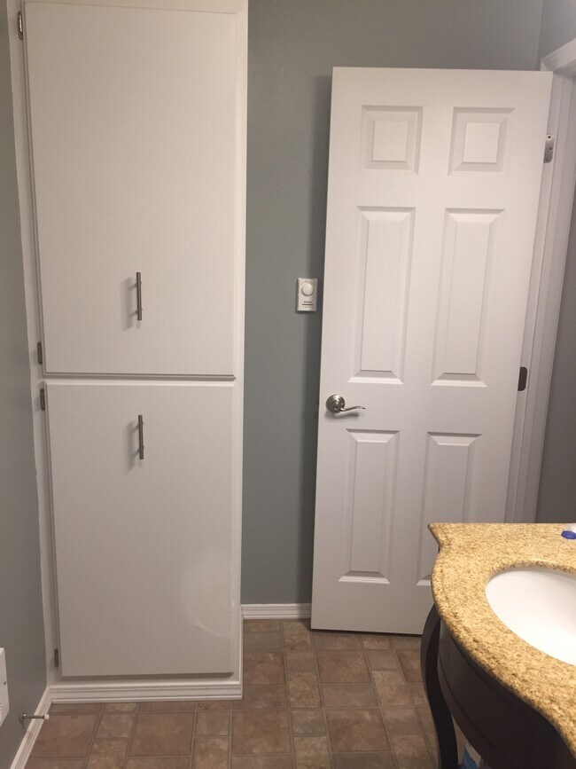 Bathroom - 407 Oregon St