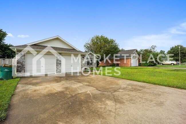 Building Photo - 601 Cass Rd