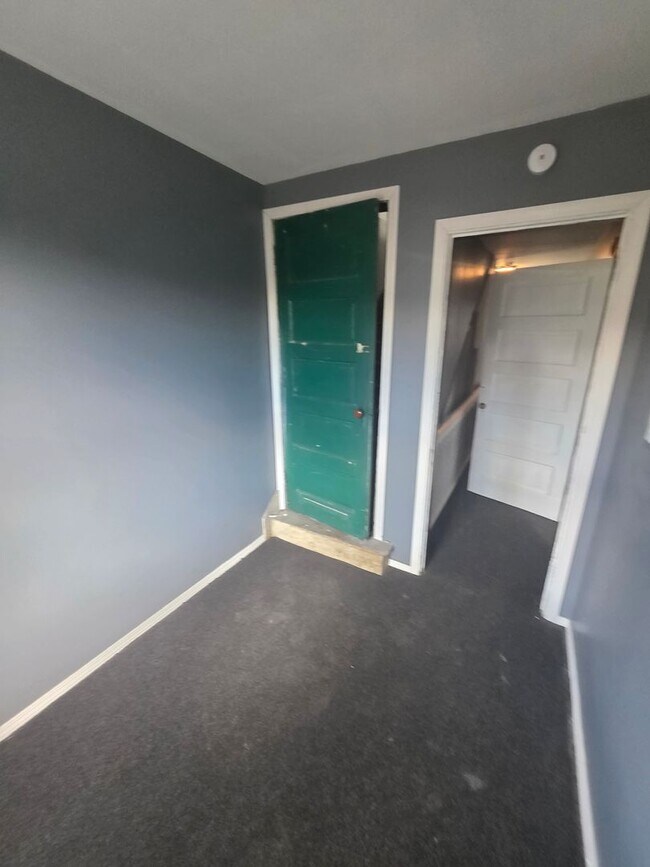 Building Photo - McKeesport - 3 Bed 1 Bath - Home for Rent