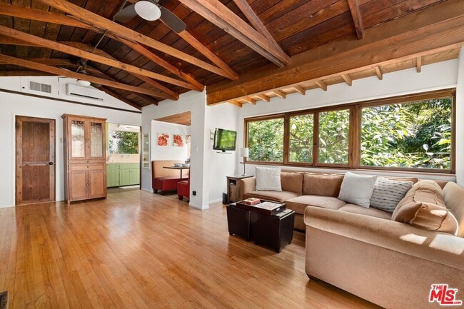 Foto del edificio - 10423 Scenario Ln
