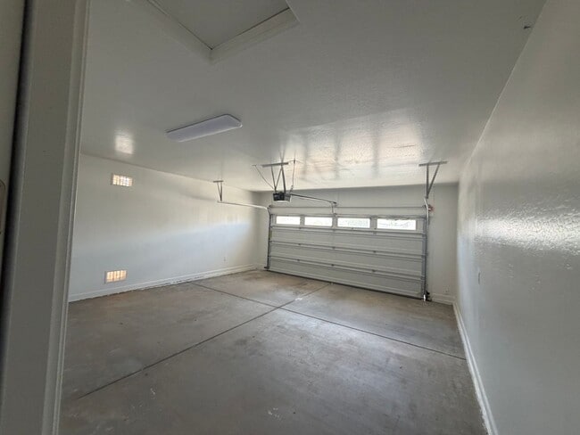 Foto del edificio - 38005 W Montserrat St