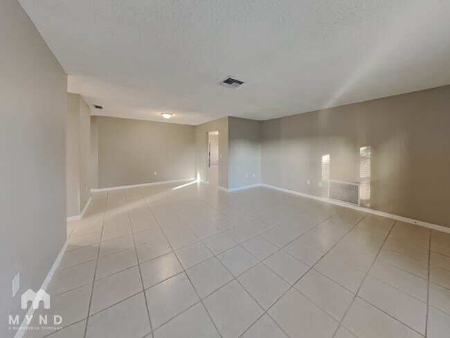 Foto del edificio - 6339 Langston Ave