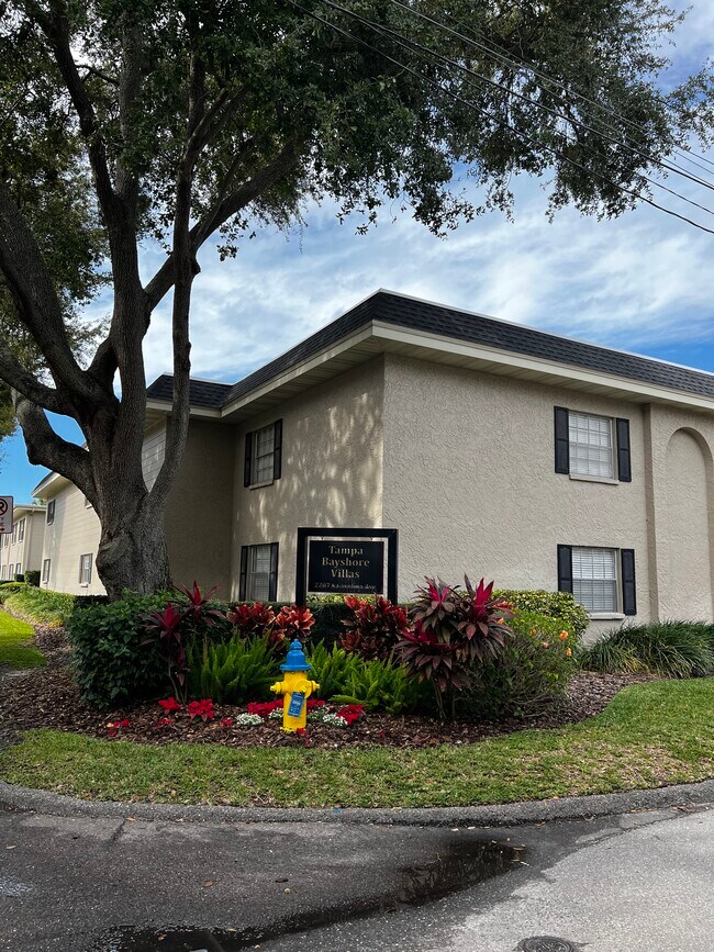 Building Photo - 2207 S Carolina Ave