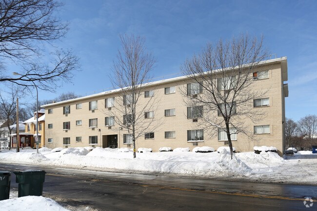 Building Photo - Woodie View Apartments