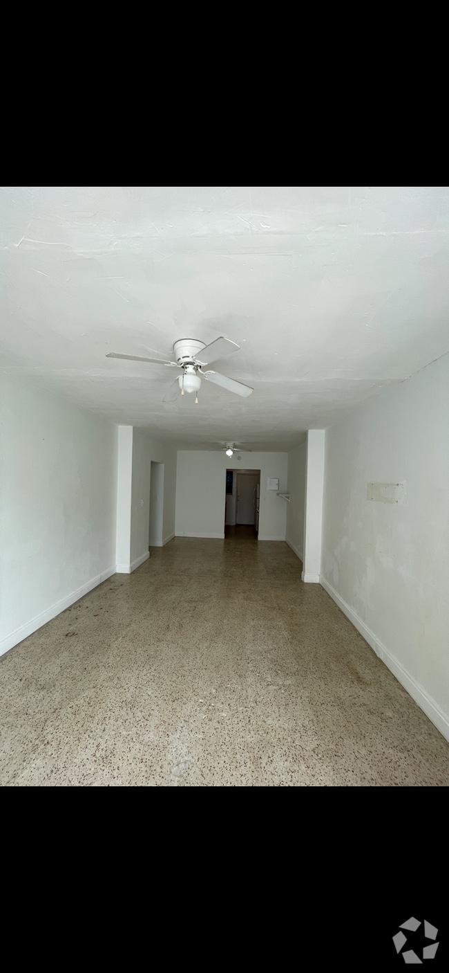 Building Photo - 750 83rd St