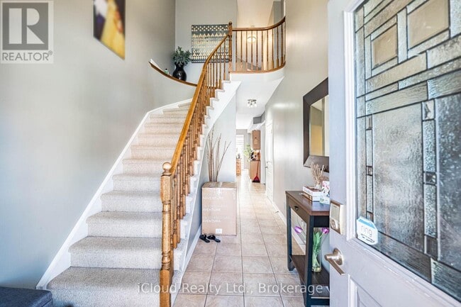 Building Photo - 45-45 Seabreeze Crescent
