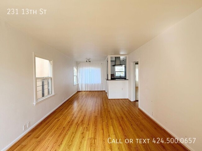 Building Photo - 231 13th St