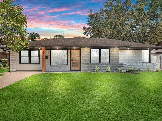 Building Photo - 1506 Wilde Rock Way