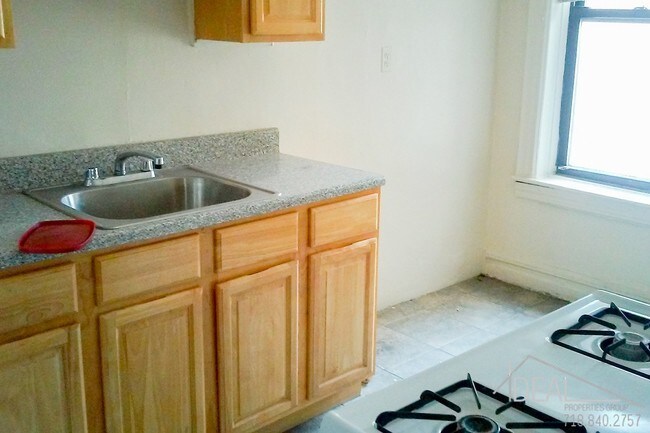 Building Photo - 1 Bedroom in Bay Ridge Elevator Building
