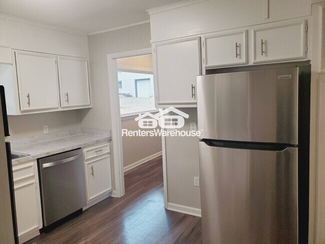 Building Photo - 3910 Lisas Dr