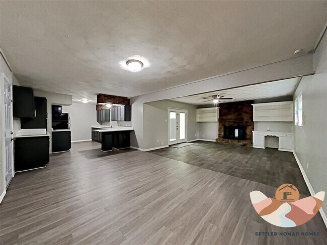 Building Photo - 727 Willowood Ln
