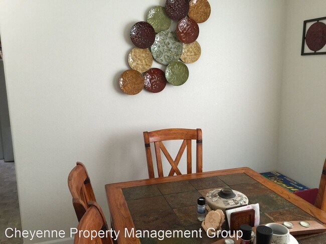 Building Photo - 3 br, 2.5 bath House - 404 Cribbon