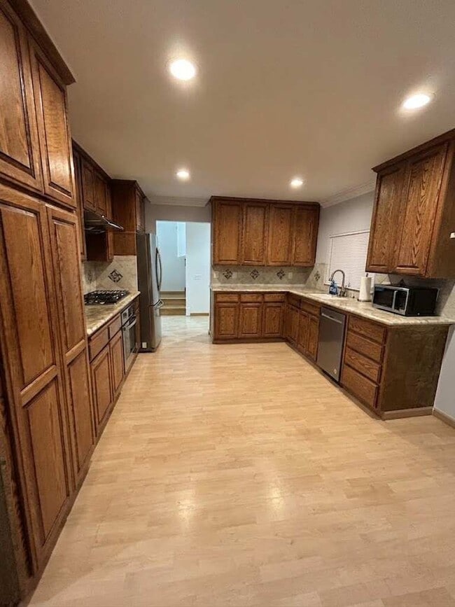 Building Photo - 1240 Oak Knoll Dr