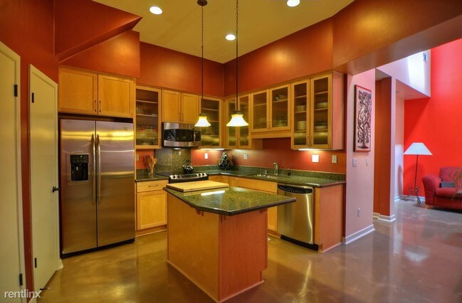 Building Photo - 564 Manzana Pl