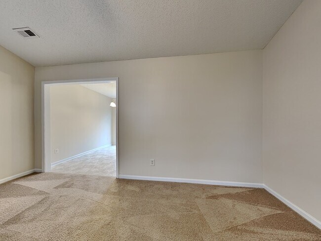 Foto del edificio - 2920 Westwinds Ct