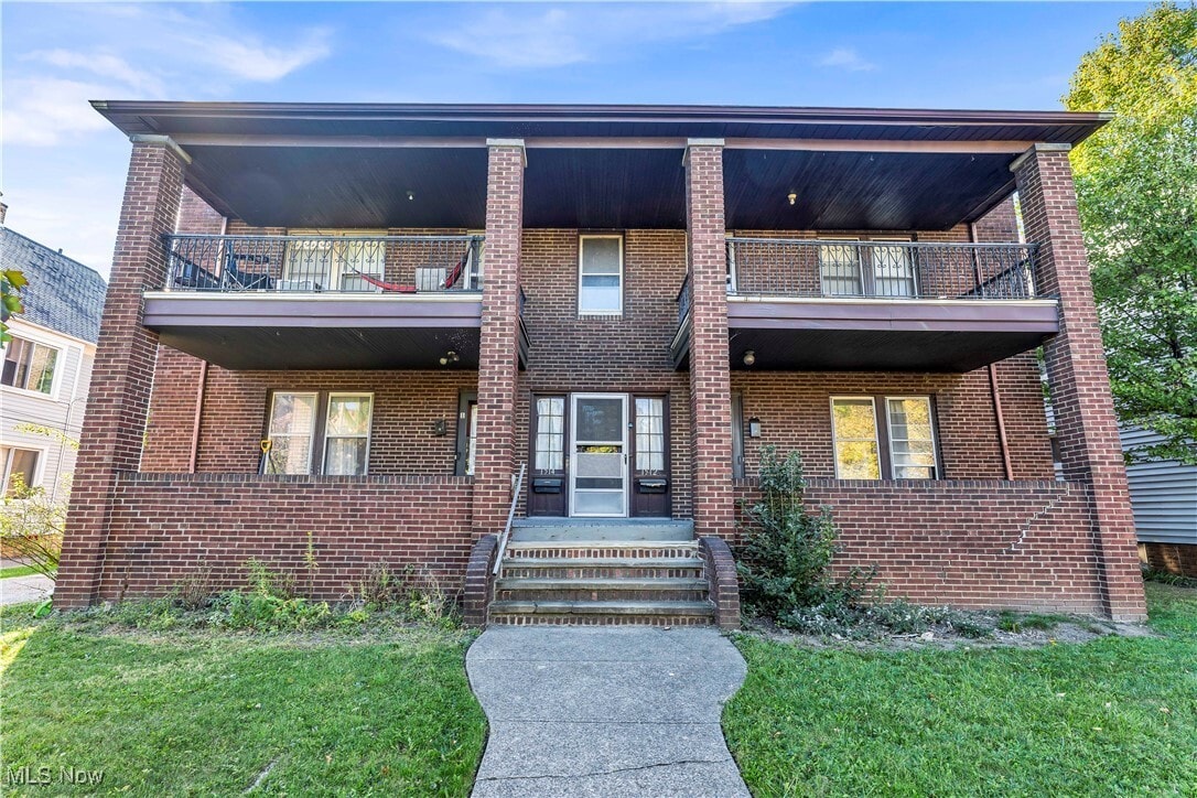 1512 W 116th St Cleveland, OH 44102 – photo 1