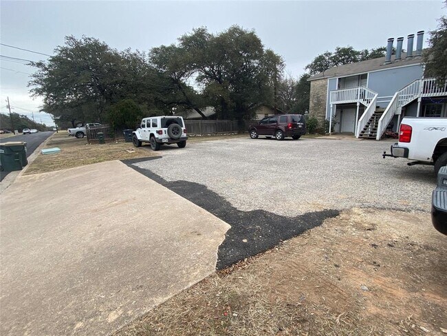 Building Photo - 500 Algerita Dr