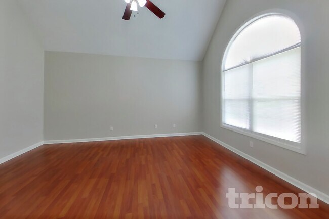 Foto del edificio - 1303 N Hampton Dr