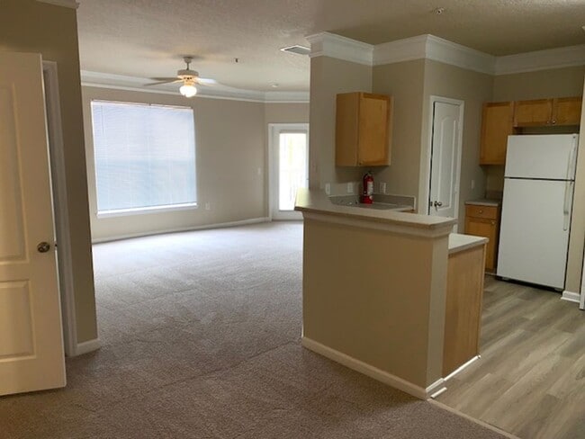 Foto del edificio - Beautiful condominium for Rent