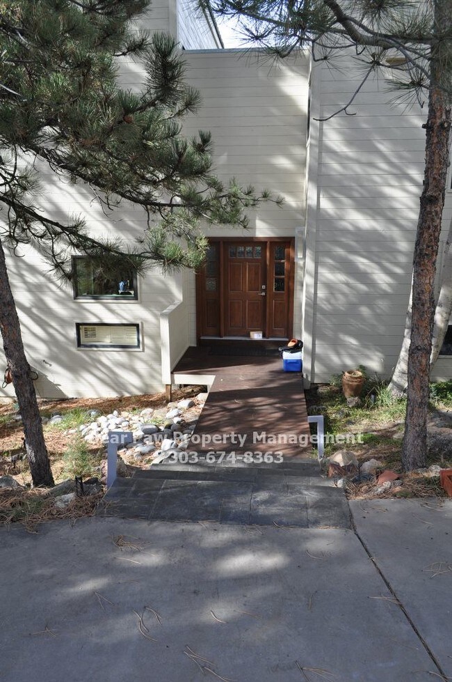 Foto del edificio - Contemporary Home In Genesee