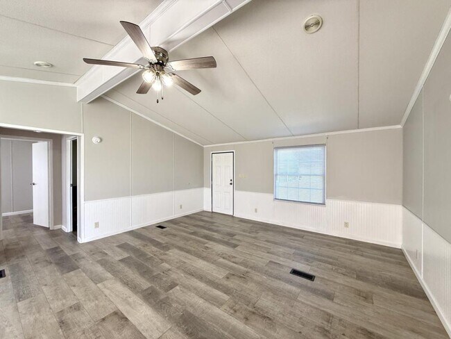 Building Photo - 560 Jimmy Johnston Rd