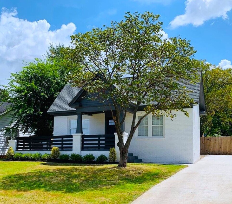 Primary Photo - ASK ABOUT OUR $525 OFF MOVE-IN SPECIAL WIT...