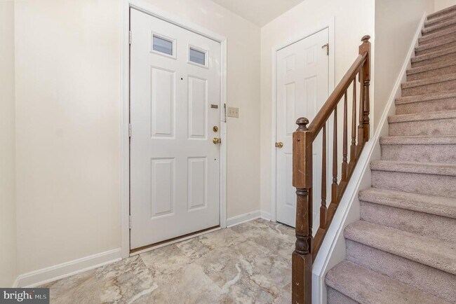 Foto del edificio - 5805 Hidden Lake Dr