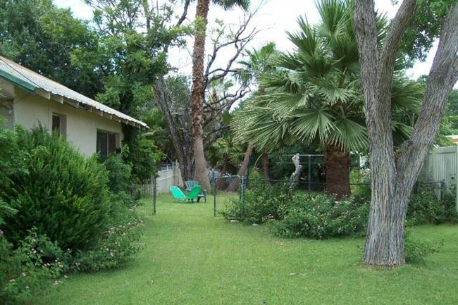 Building Photo - **Charming 2 Bedroom Home in Tempe – Avail...