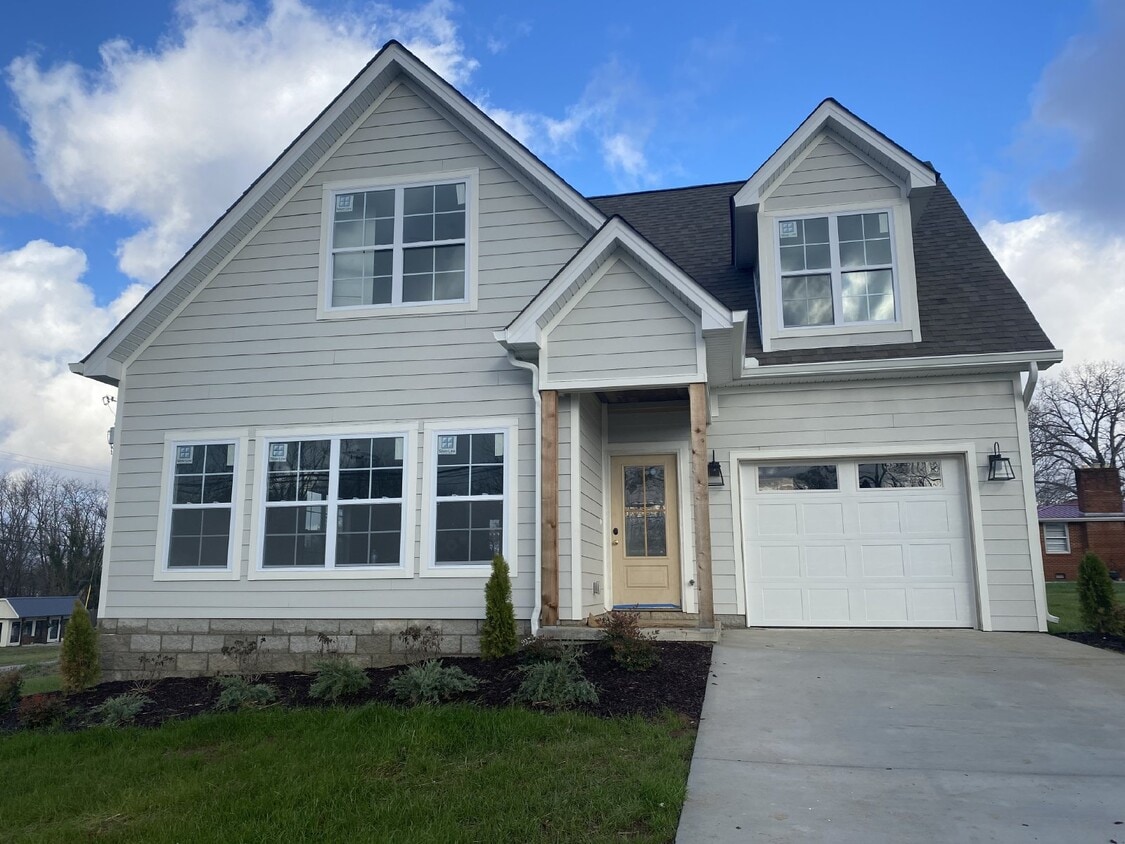 Foto principal - "New construction 3-Bed Oasis with Granite...