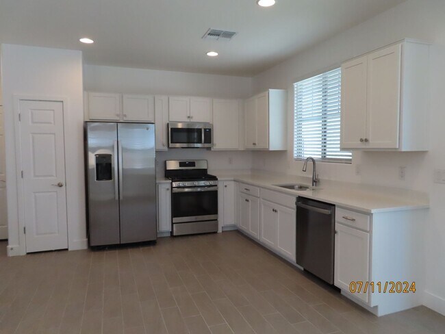 Building Photo - Brand New 3 Bedroom 2.5 Bath Home