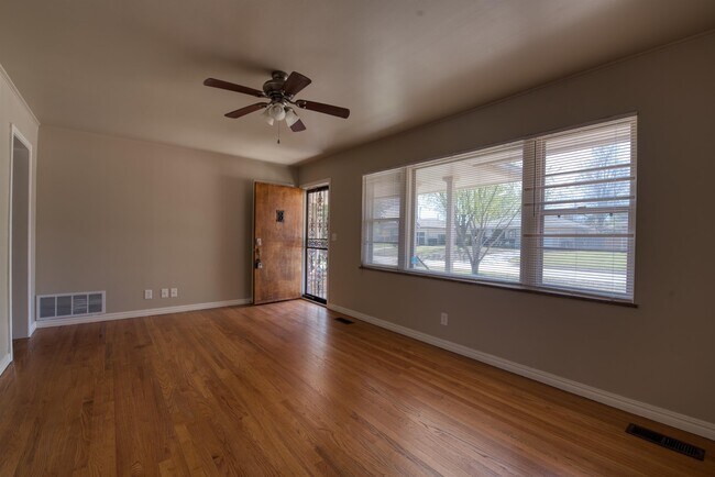 Foto del edificio - 3809 NW 51st St
