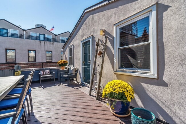 Building Photo - 227 Christopher Columbus Dr