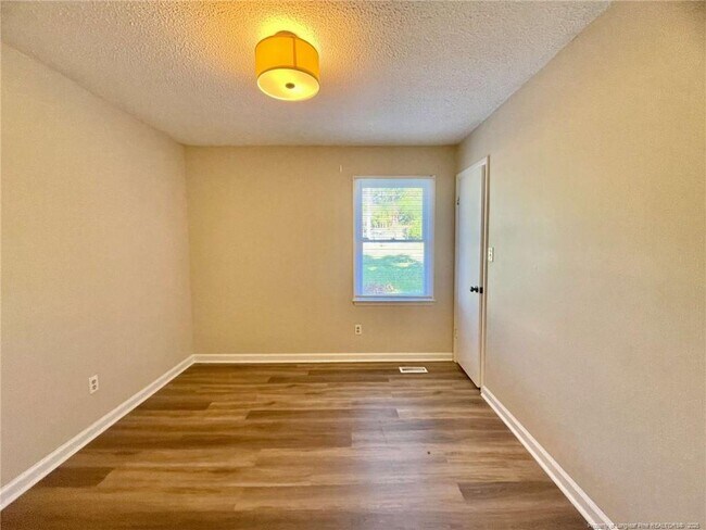 Foto del edificio - 1505 Diamond Rd