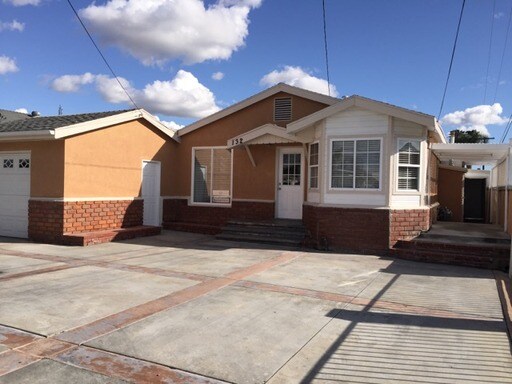 Building Photo - 132 E Orangethorpe Ave